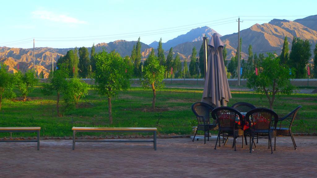 Hotel Kaoshan Tent Zhangye Exterior foto